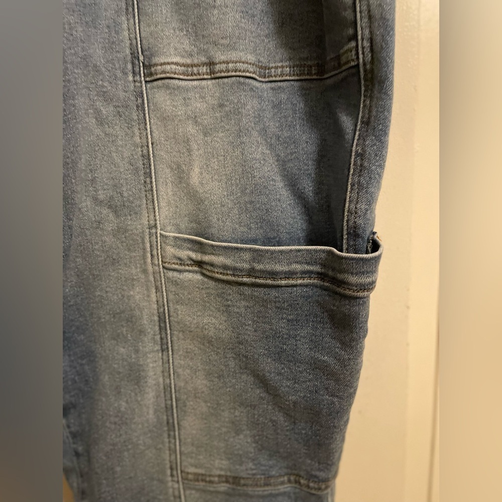 Judy Blue Darlene High Rise Cargo Joggers Light Wash Size 22W - Picture 4 of 16
